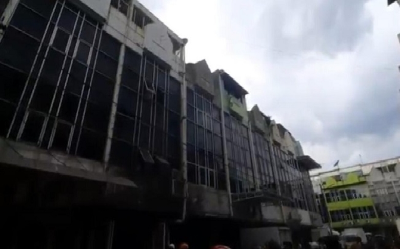 Gudang CCTV di Jakarta Barat terbakar, Selasa (11/1) sore/SinPo