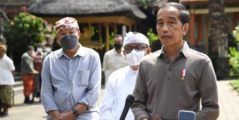 Presiden Jokowi mengunjungi Pura Tirta Empul Bali/setkab