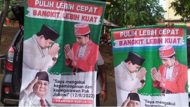 Spanduk Prabowo dan Jokowi tanpa izin yang bertebaran di Aceh.Foto: Istimewa