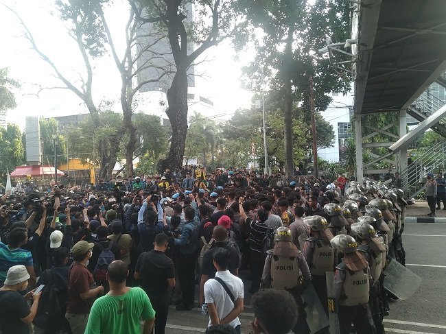 Demo mahasiswa di Patung Kuda/SinPo.id