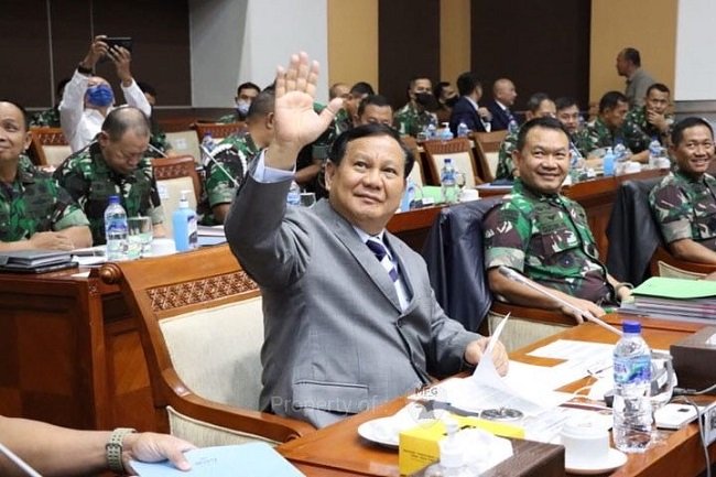 Menteri Pertahanan Prabowo Subianto saat menghadiri rapat dengan Komisi I DPR. Foto: SinPo.id/Sigit