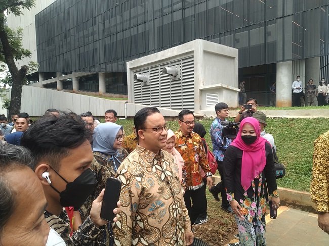 Gubernur DKI Jakarta Anies Baswedan saat mengunjungi Taman Ismail Marzuki. Foto: SinPo.id/Zikri Maulana