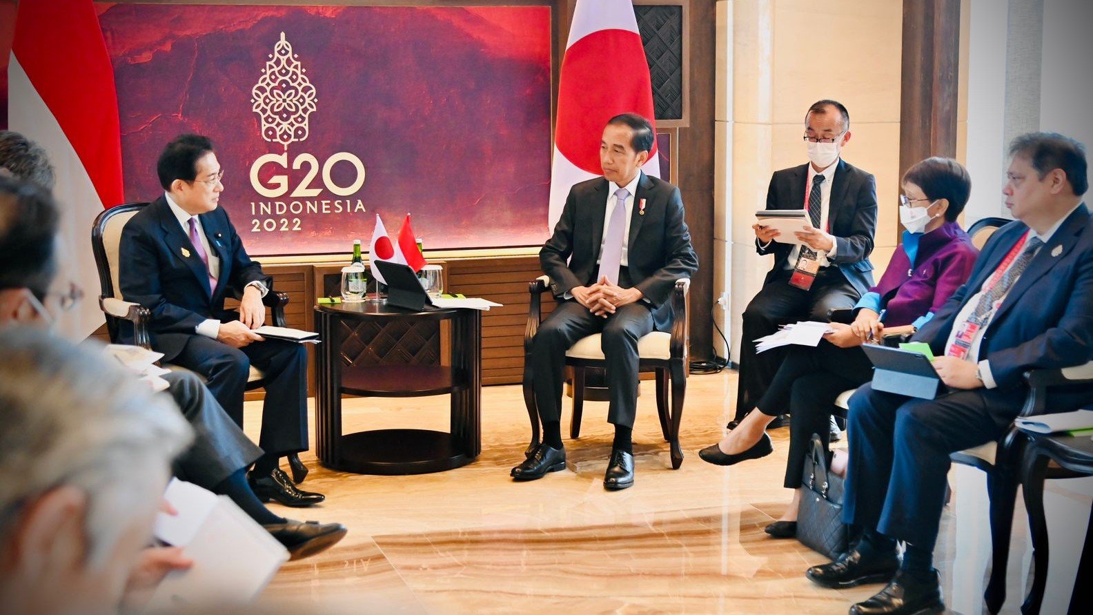Presiden Joko Widodo bersama PM Jepang Fumio Kishida/ BPMI Setpres