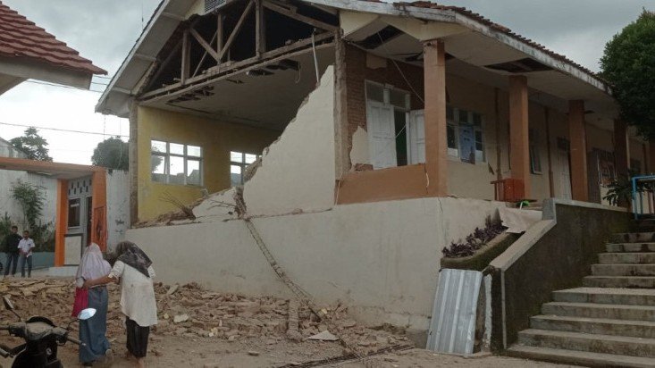 Sekolah rusak akibat gempa bumi di Cianjur/ BPBD