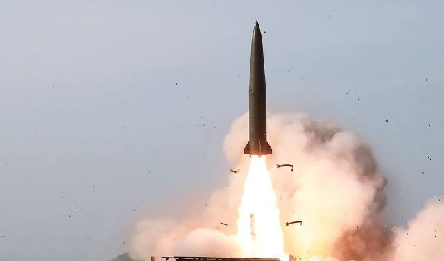 Peluncuran roket Korut/ KCNA