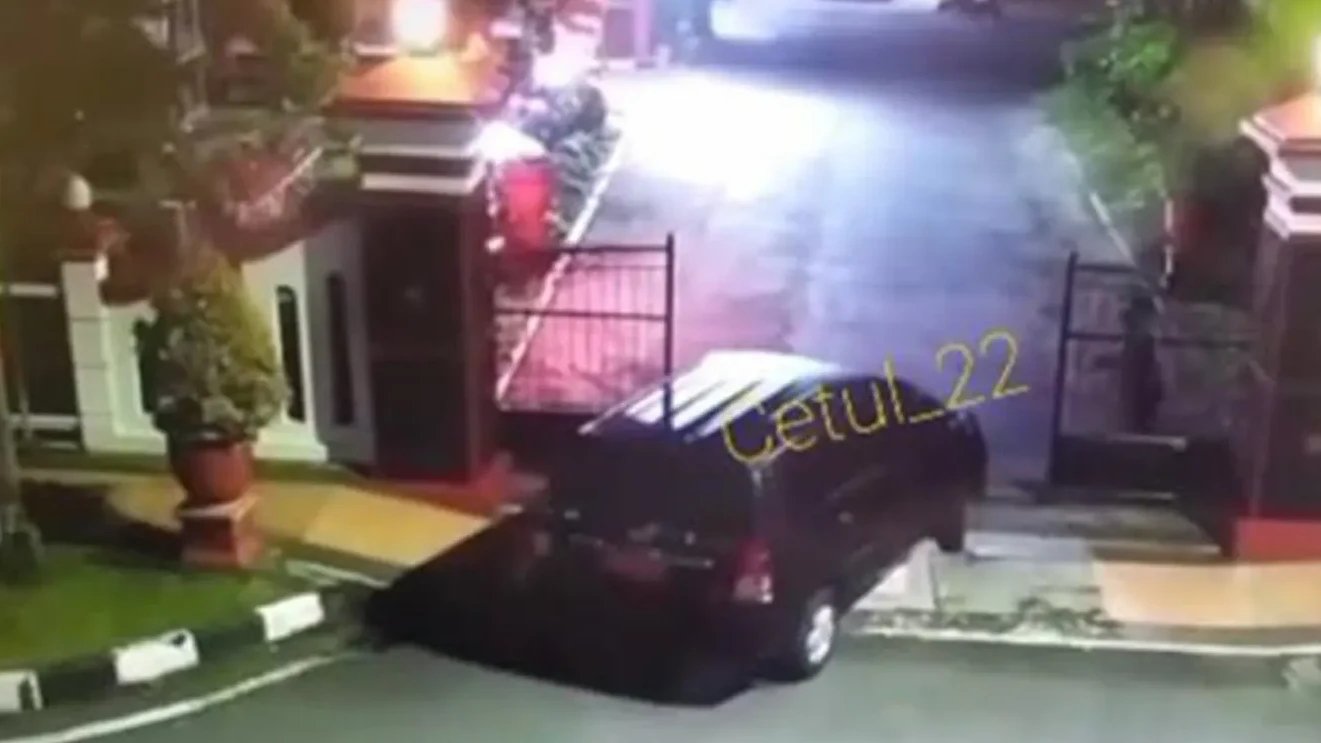 Mobil pelaku perampokan di rumah Wali Kota Blitar/ Tangkapan layar