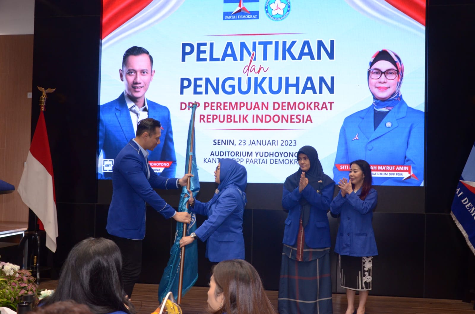 Ketua Umum Partai Demokrat Agus Harimurti Yudhoyono (AHY) resmi melantik pengurus Perempuan Demokrat Republik Indonesia