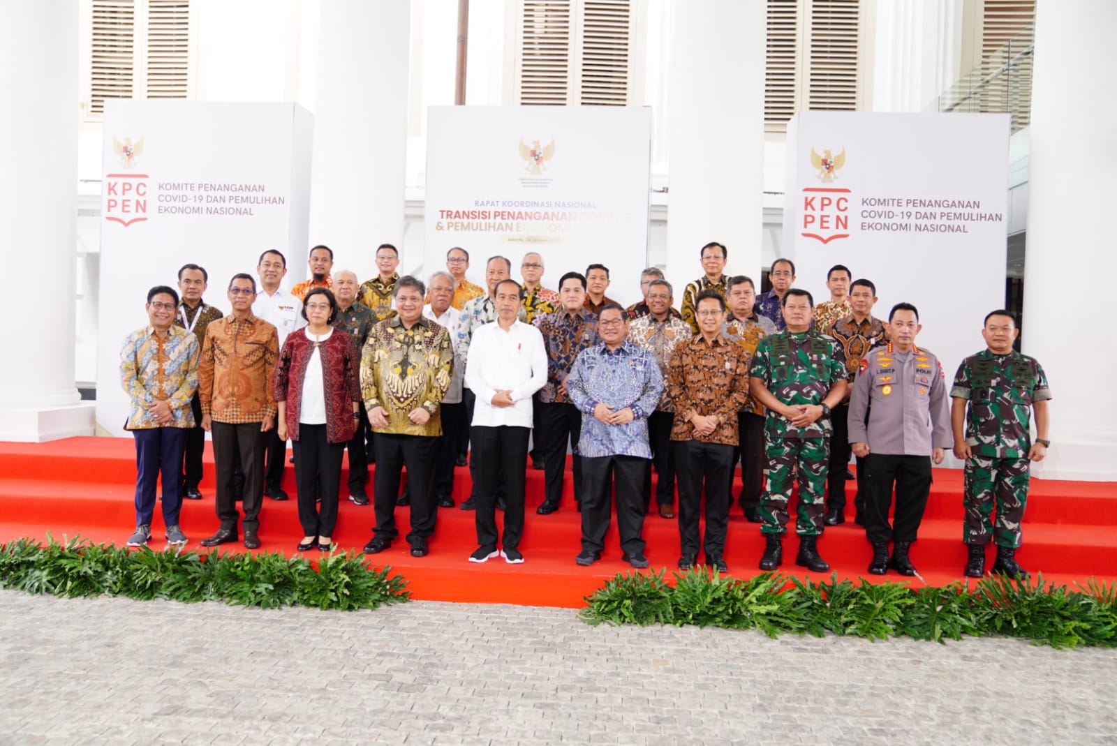 Rapat transisi penanganan Covod-19/Puspen TNI