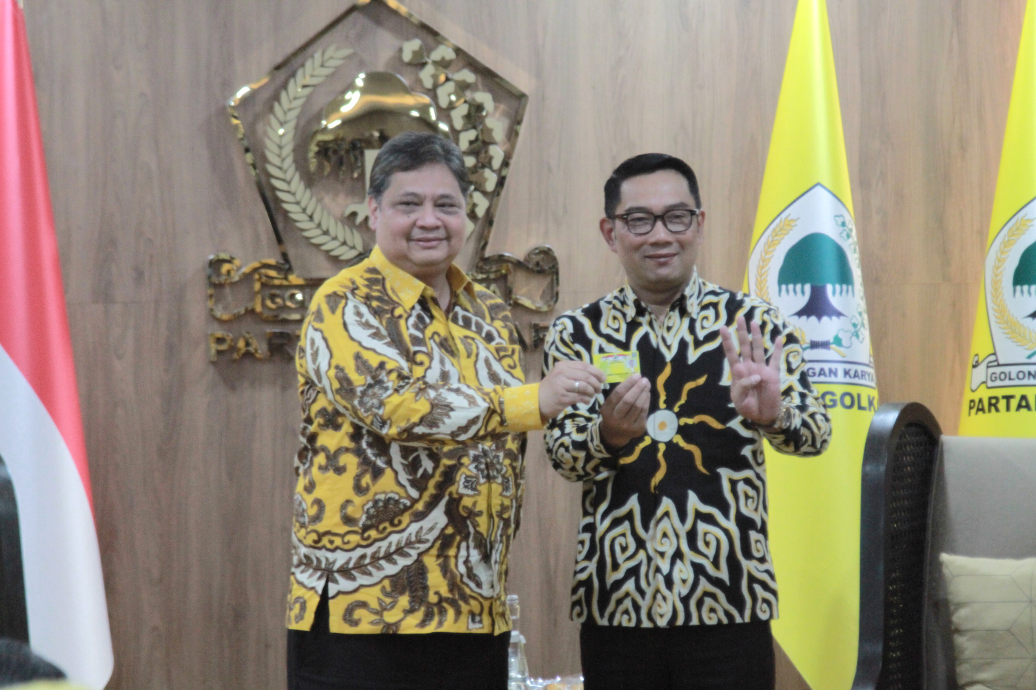 Gubernur Jawa Barat Ridwan resmi menjadi Kader Partai Golkar Jawa Barat (Ashar/SinPo.id)