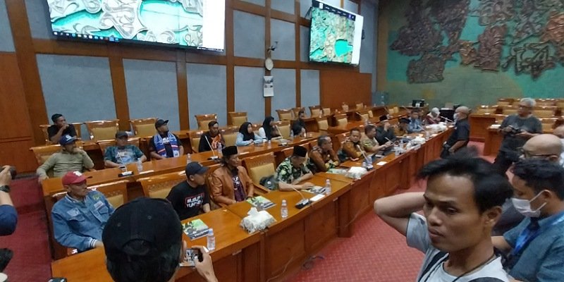 Pertemuan TGA, perwakilan korban petaka Kanjuruhan dengan Komisi X DPR RI (SinPo.id/Galuh Ratnatika)