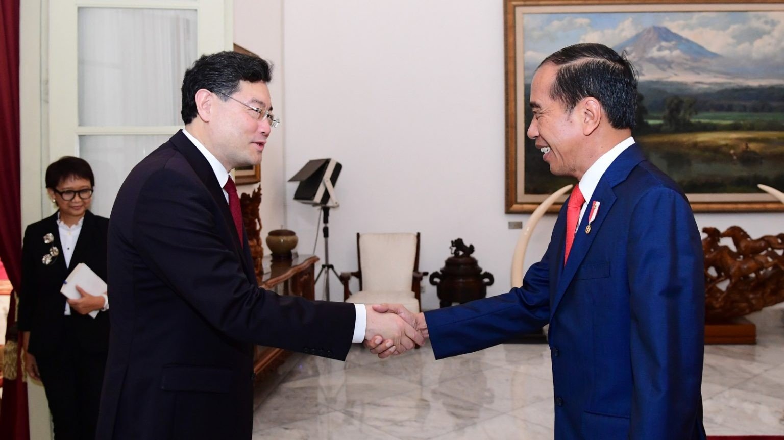 Presiden Joko Widodo saat bertemu Menlu China, Qin Gang/ BPMI Setpres