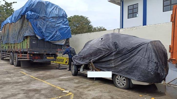 Mobil yang alami kecelakaan maut di Karanganyar/ NTMC Polri