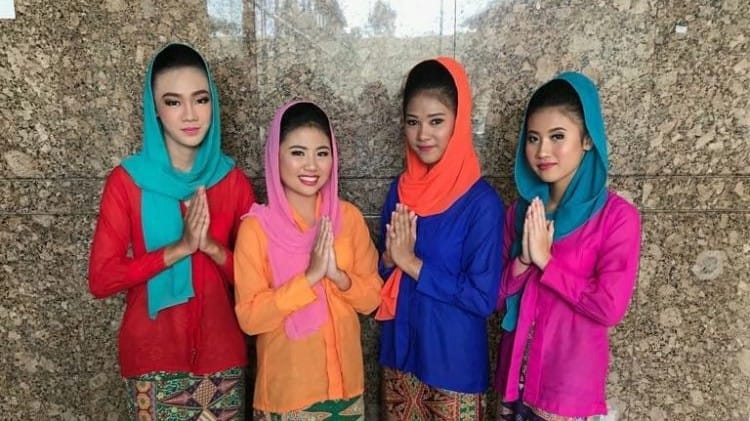 Baju encim, suatu bentuk akulturasi budaya China di Indonesia/ senibudayabetawi