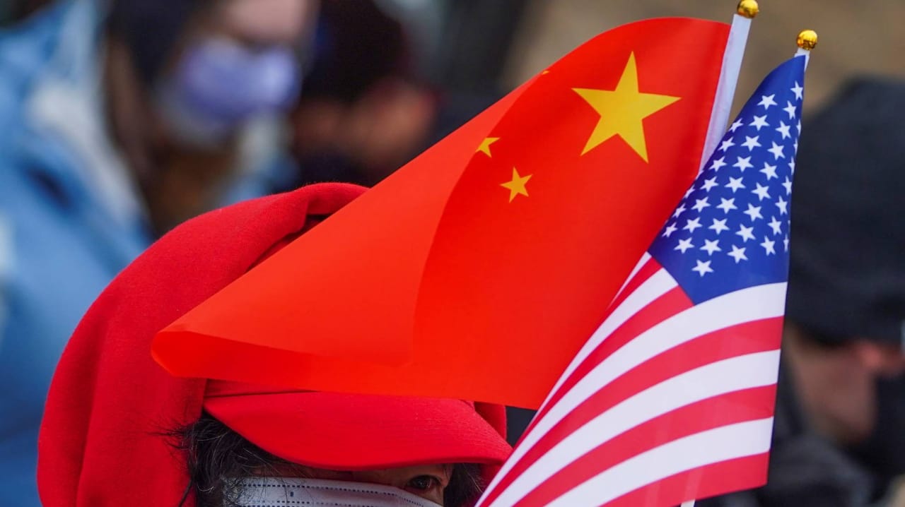 Bendera China dan AS/ Reuters
