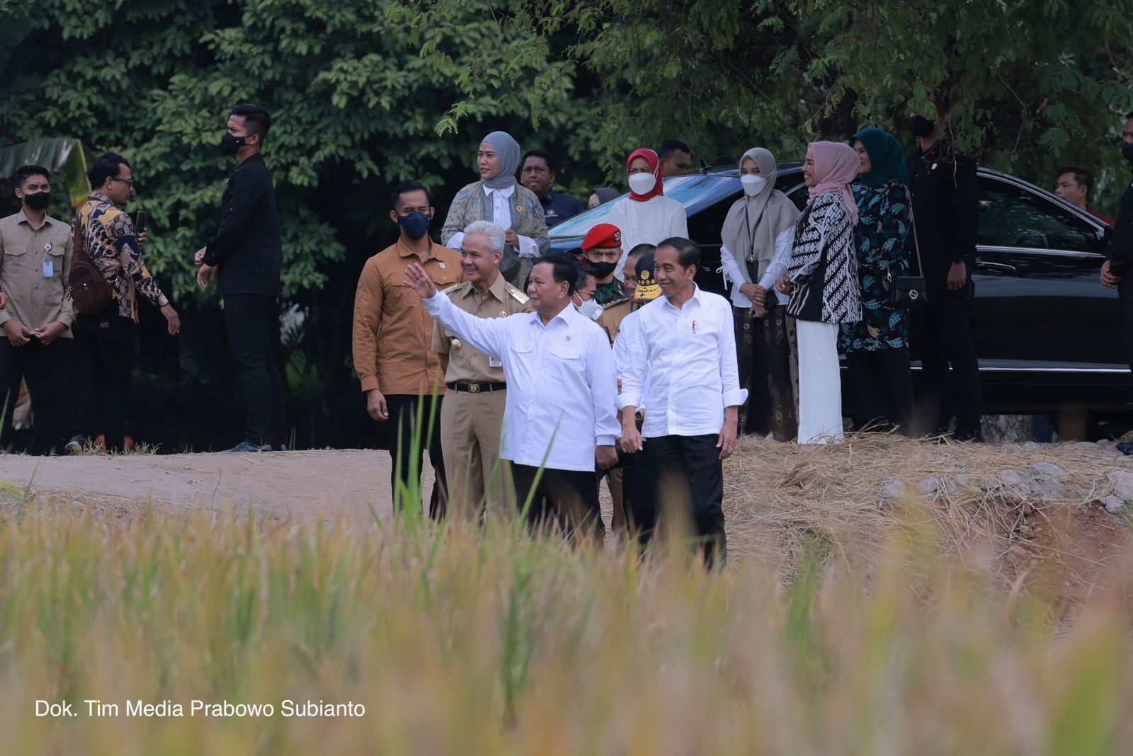 Menhan Prabowo Subianto saat mendampingi Jokowi tinjau panen raya di Kebumen/Tim Media