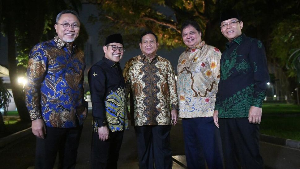 Dari kiri: Zulkifli Hasan, Muhaimin Iskandar, Prabowo Subianto, Airlangga Hartarto, dan Muhammad Mardiono usai silaturahmi dengan Presiden Jokowi pada Selasa, 2 Mei 2023. (SinPo.id/Antara)