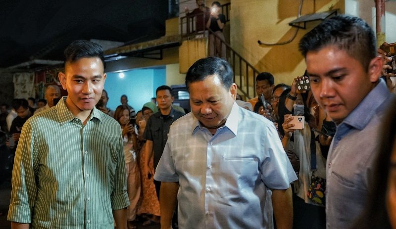 Prabowo Subianto saat bersama Wali Kota Solo Gibran Rakabuming (SinPo.id/ Tim Media Prabowo)