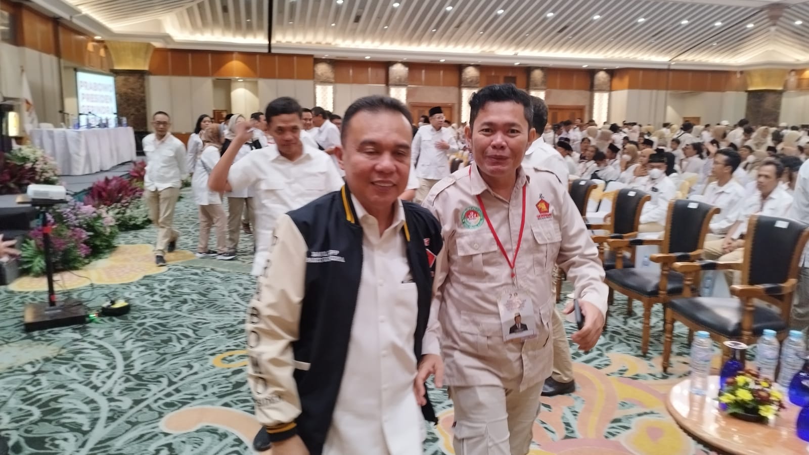 Ketua DPD Papera, Wahyu saat bertemu Ketua Harian DPP Partai Gerindra, Dasco (SinPo.id/ Dok. Papera)
