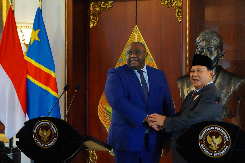 Menteri Pertahanan RI Prabowo Subianto dan Menteri Pertahanan Kongo