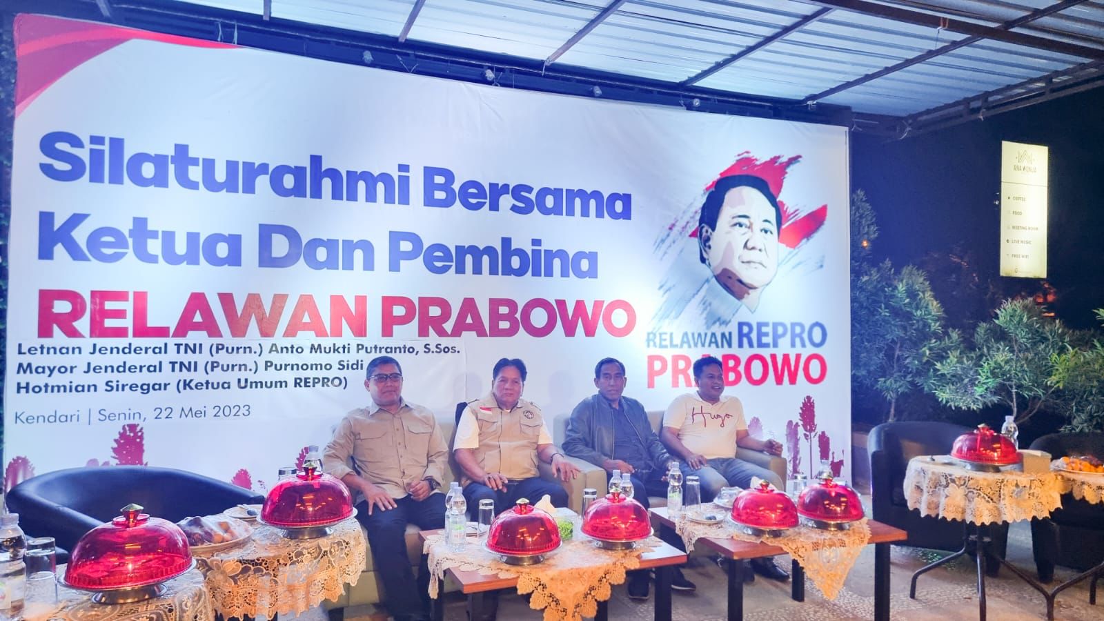 Repro menggelar deklarasi Menhan Prabowo Subianto untuk Pemilihan Presiden (Pilpres) 2024 di RM Kampong Bakau, Sulawesi Tenggara (Sultra) pada Senin, 22 Mei 2023. (SinPo.id/Dok. Repro)