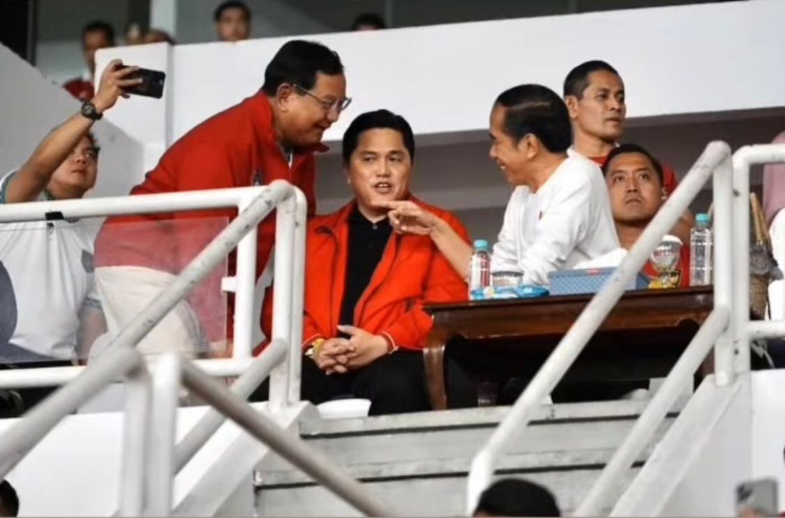 Menhan Prabowo Subianto akrab dengan Presiden Jokowi dan Ketua Umum PSSI Erick Thohir. (SinPo.id/Istimewa)
