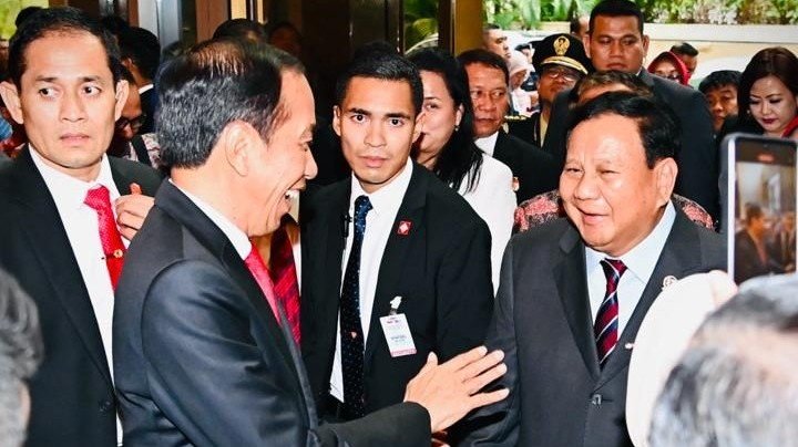 Menhan Prabowo Subianto saat menyambut Presiden Jokowi kunker di Malaysia (SinPo.id/ Tim Media Prabowo)