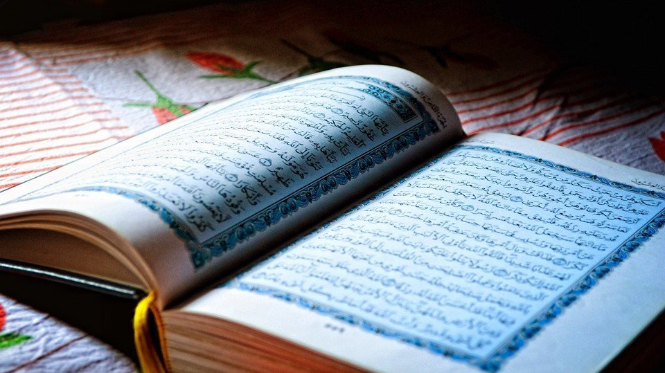 Kita suci Al Quran (SinPo.id/ Pixabay)