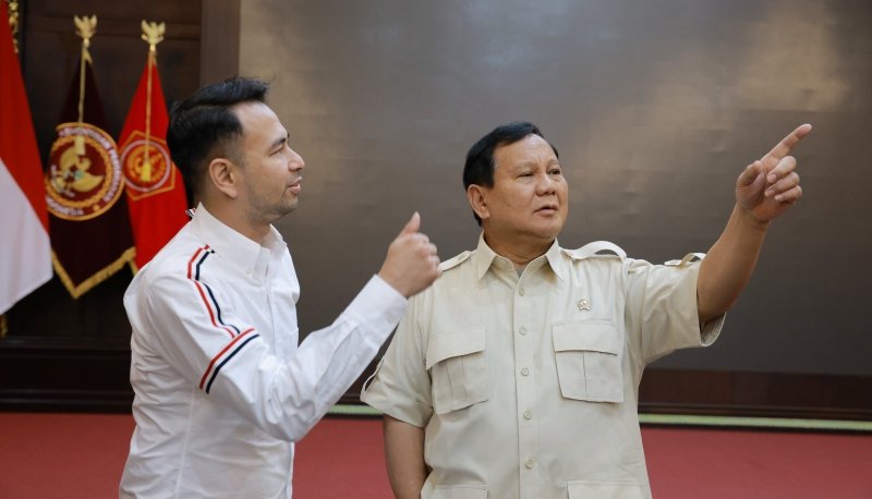 Raffi Ahmad saat mengunjungi Prabowo Subianto di kantor Kemhan (SinPo.id/ Tim Media Prabowo)