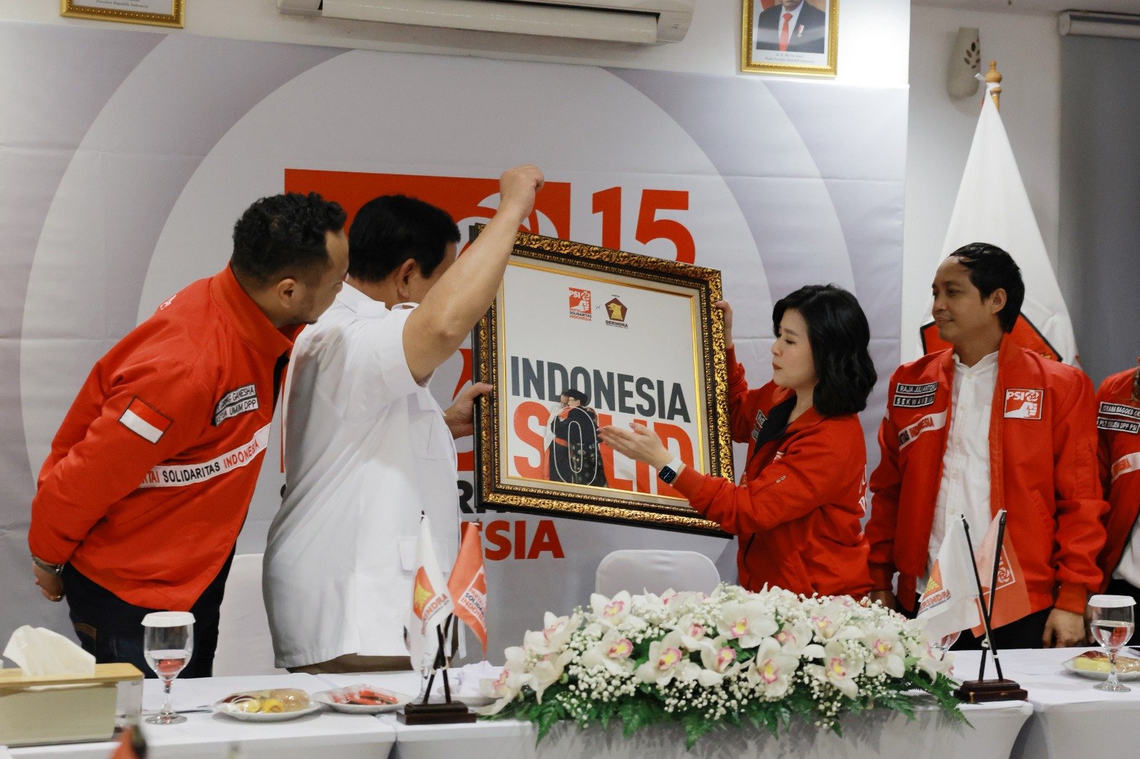 Ketua Umum Gerindra Prabowo Subianto dan Wakil Ketua Dewan Pembina PSI, Grace Natalie