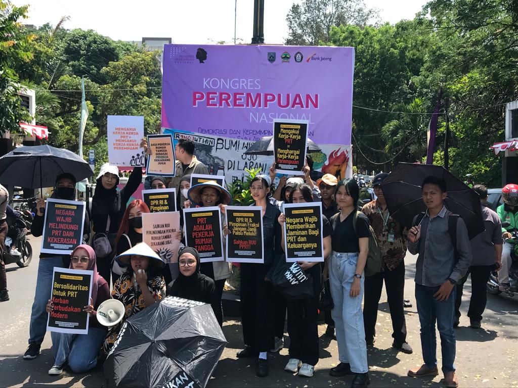 Jaringan masyarakat sipil dan gerakan perempuan Semarang memprotes Kongres Perempuan Nasional  (SinPo.id/Jarungan Sipil Semarang)