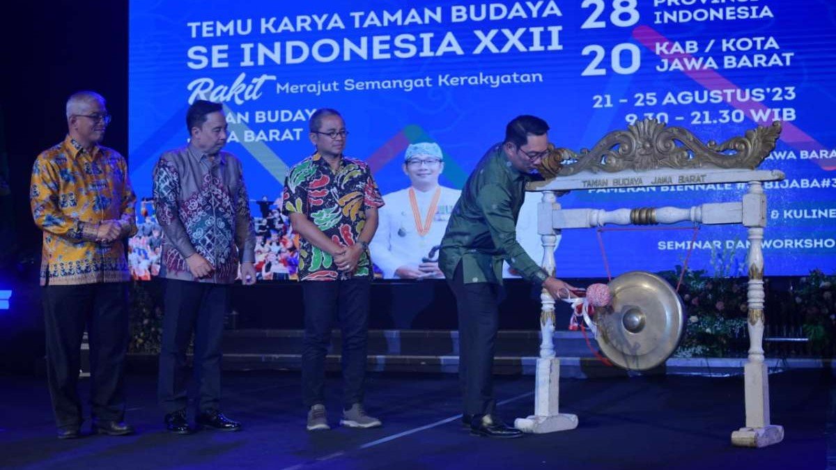 Gubernur Jabar Ridwan Kamil saat membuka gelar temu karya Taman Budaya Se-Indonesia (Istimewa)