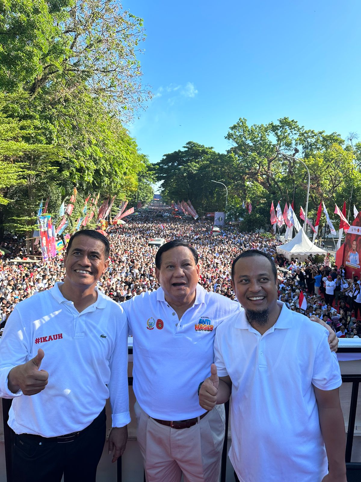 Menhan Prabowo lepas 450 peserta jalan santai dan berikan hadiah Umroh serta Motor di Makassar (Ashar/Foto:Tim Prabowo/SinPo.id)