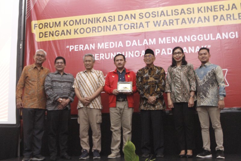 Sosialisasi kinerja DPR RI dengan Koordinatoriat Wartawan Parlemen (KWP) bertajuk 'Peran Media dalam Menanggulangi Perundungan pada Anak' di DI Yogyakarta (SinPo.id/ Ashar)