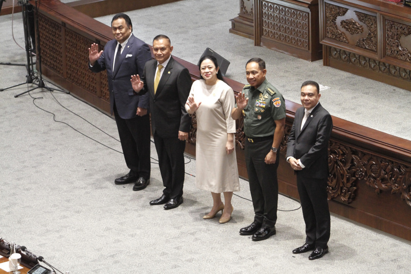 DPR resmi mengesahkan Panglima TNI Agus Subianto menggantikan Panglima TNI Laksamana Yudo Margono (Ashar/SinPo.id)