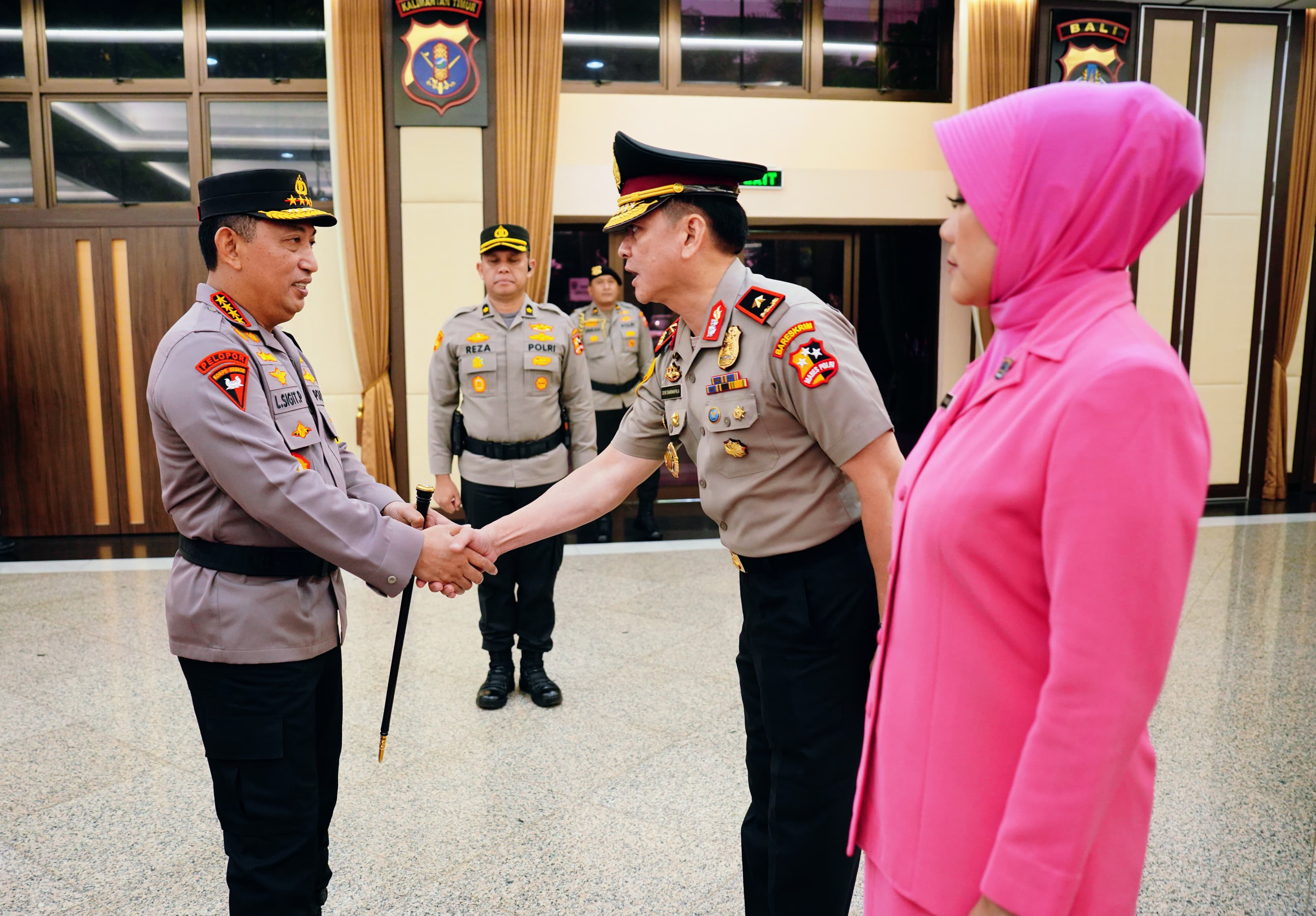 Kapolri Jenderal Listyo Sigit Prabowo saat memimpin upacara kenaikan pangkat 13 Pati Polri (SinPo.id/ Humas Polri)