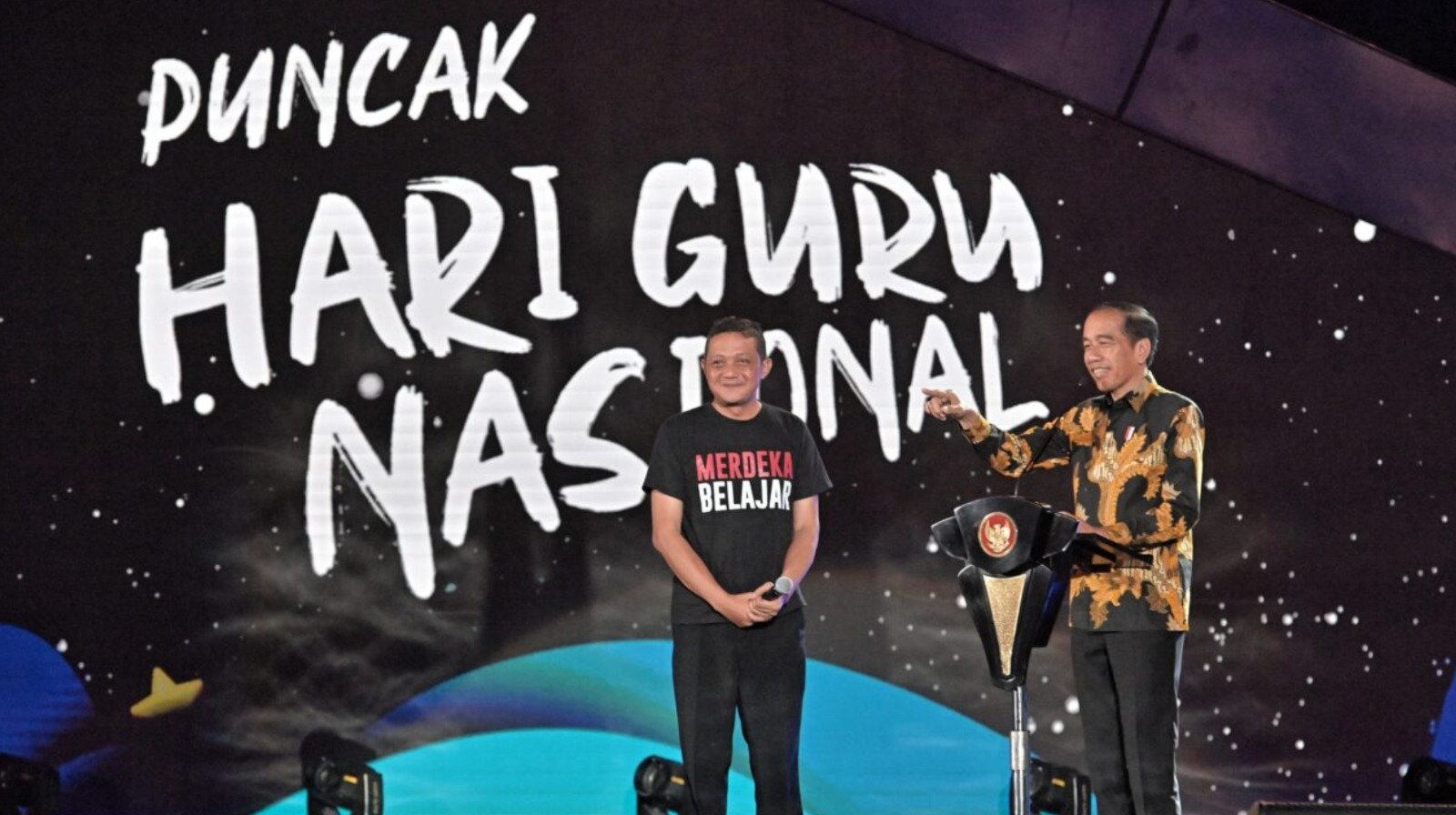 Kuswanto dan Presiden Jokowi di acara puncak peringatan HGN 2023 yang digelar di Indonesia Arena, Jakarta pada Sabtu, 25 November 2023. (SinPo.id/BPMI Setpres)
