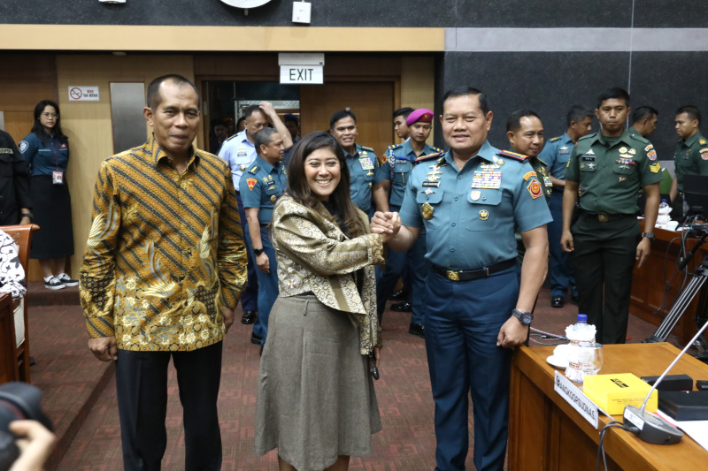 Komisi I DPR gelar Raker dengan Panglima TNI, KASAD, KASAU dan KASAL membahas pengamanan jelang Pemilu 2024 (Ashar/SinPo.id)