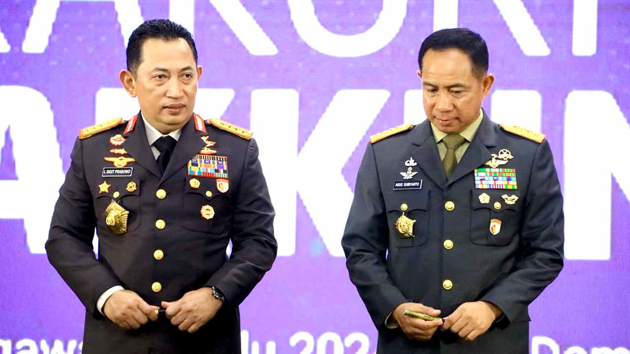 Panglima TNI Jenderal Agus Subiyanto dan Kapolri Jenderal Listyo Sigit Prabowo. (SinPo.id/Humas Polri)