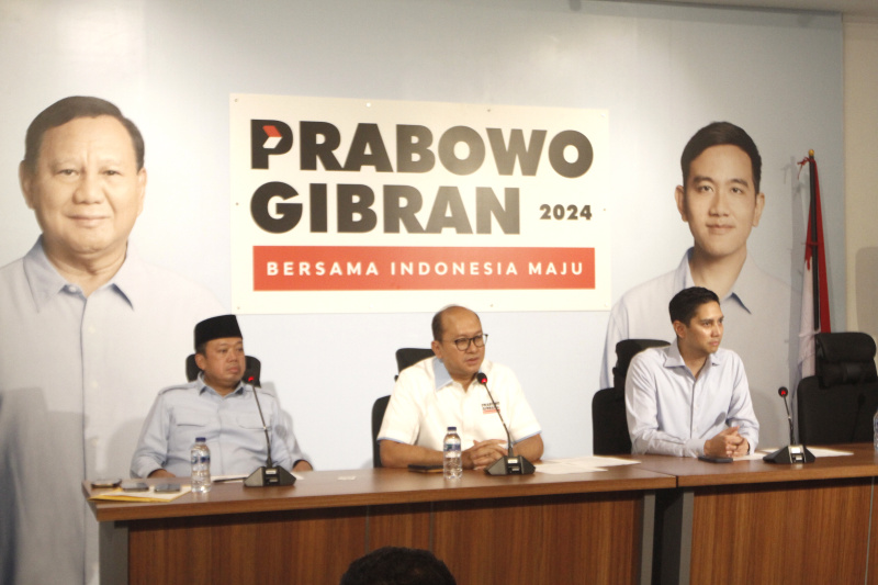 TKN Prabowo-Gibran hari pertama Kampanye menggelar Gerakan Sosialisasi Program Makan Gratis dan Susu Gratis serta Bantuan Gizi (Ashar/SinPo.id)