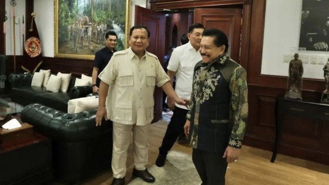 Mantan Kepala BIN Hendropriyono mengunjungi Prabowo Subianto