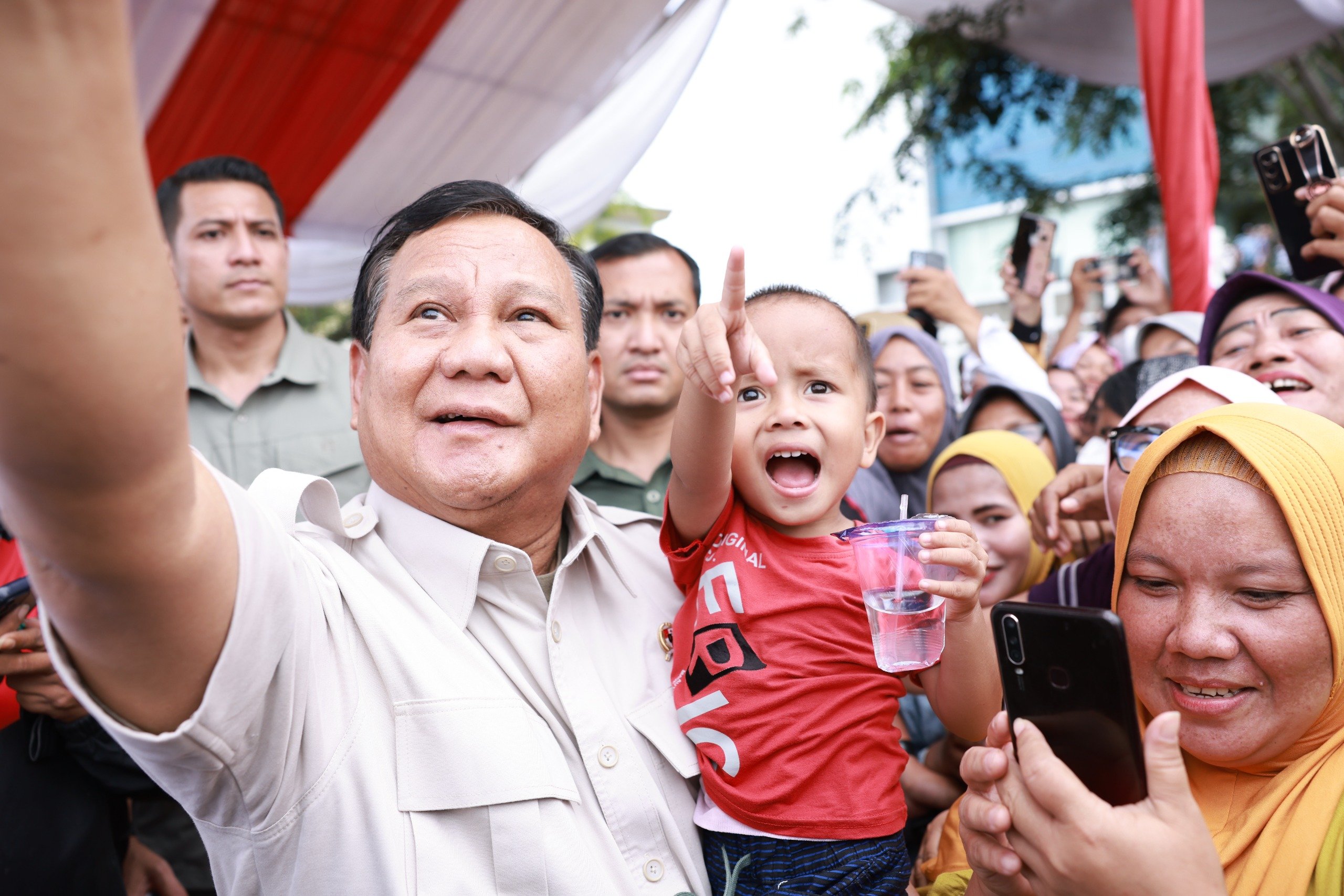Potret kebersamaan Prabowo dan anak kecil (Sinpo.id/Tim Media)