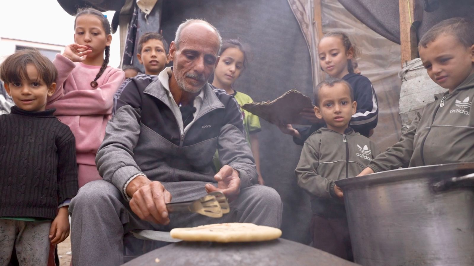 Warga Palestina yang mengungsi ke wilayah Barat (Sinpo.id/AP)