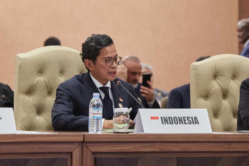 Wakil Menteri Luar Negeri Pahala Nugraha Mansury menyampaikan pernyataan nasional Indonesia dalam KTT ke-19 Gerakan Non Blok yang berlangsung di Uganda. (SinPo.id/Dok. Kemlu)