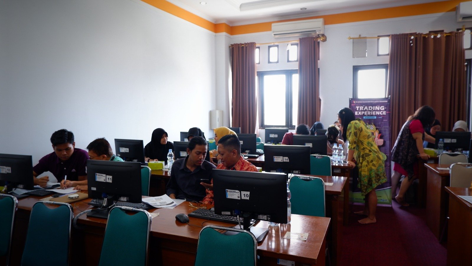 RFB Semarang bersama UPGRIS menyelenggarakan kegiatan Literasi Perdagangan Berjangka Komoditi. (SinPo.id/Dok. Pribadi)