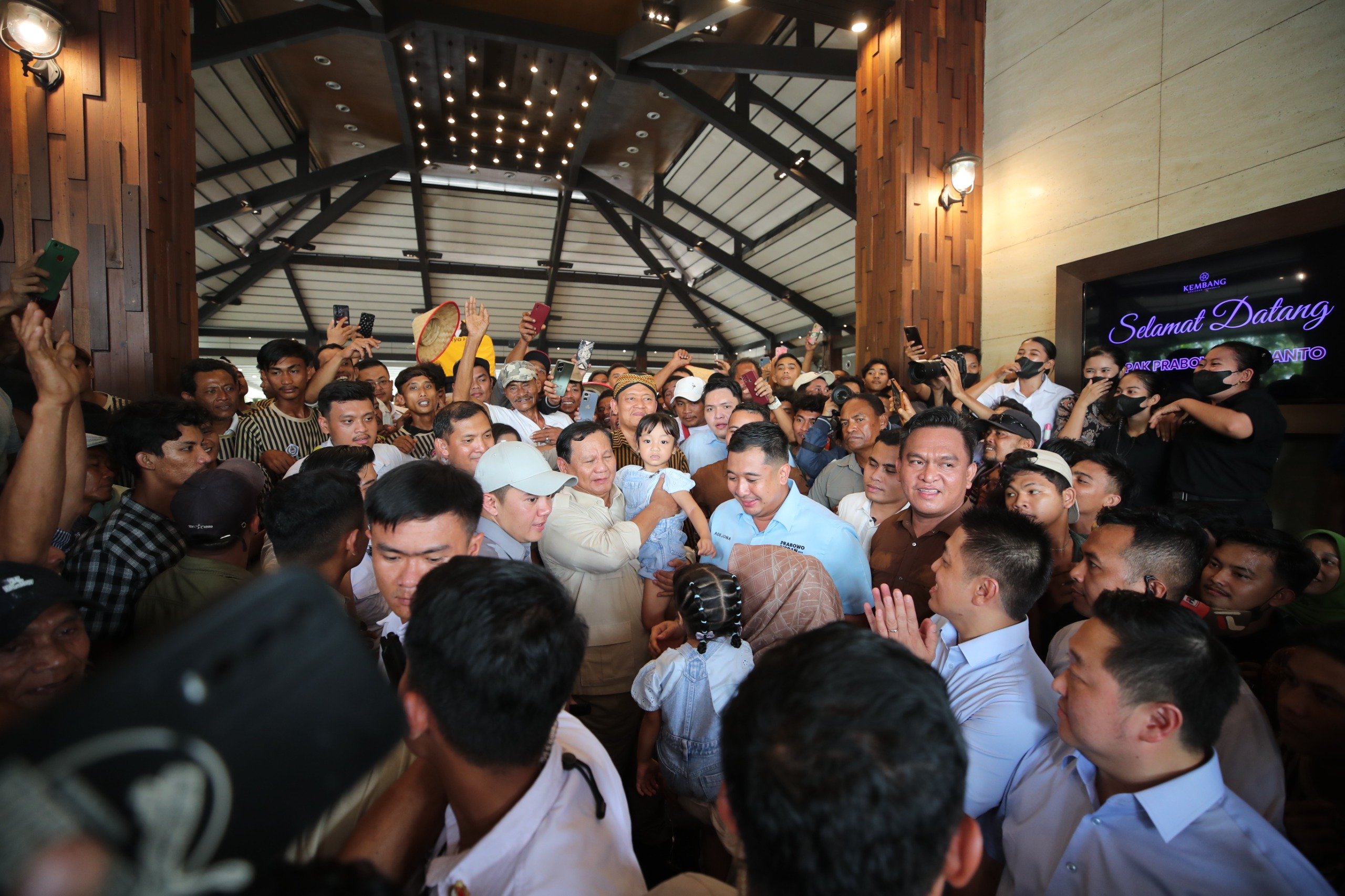 Prabowo disambut para simpatisannya di Medan (Sinpo.id/Tim Media)