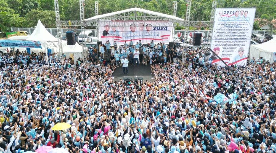 Capres Prabowo Subianto saat menyapa warga Subang (SinPo.id/ Tim Media)