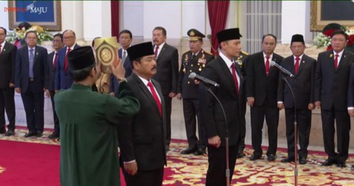 Presiden Joko Widodo (Jokowi) resmi melantik dua menteri baru pada Kabinet Indonesia Maju. (SinPo.id/Youtube Setpres)