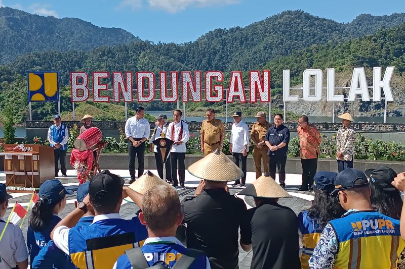 Presiden Jokowi tiba di lokasi peresmian Bendungan Lolak, Kabupaten Bolaang Mongondow pada Jumat, 23 Februari 2024. (SinPo.id/Antara)