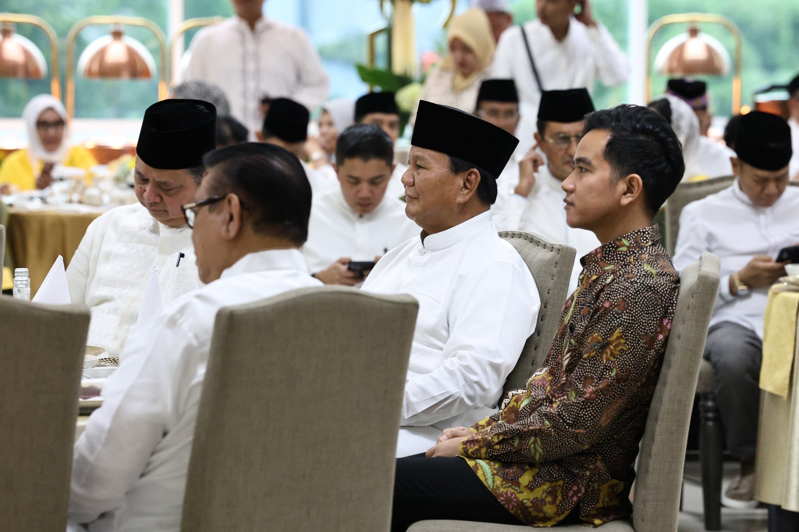 Prabowo dan gibran hadiri buka puasa bersama di DPP Golkar (SinPo.d/ Tkn)