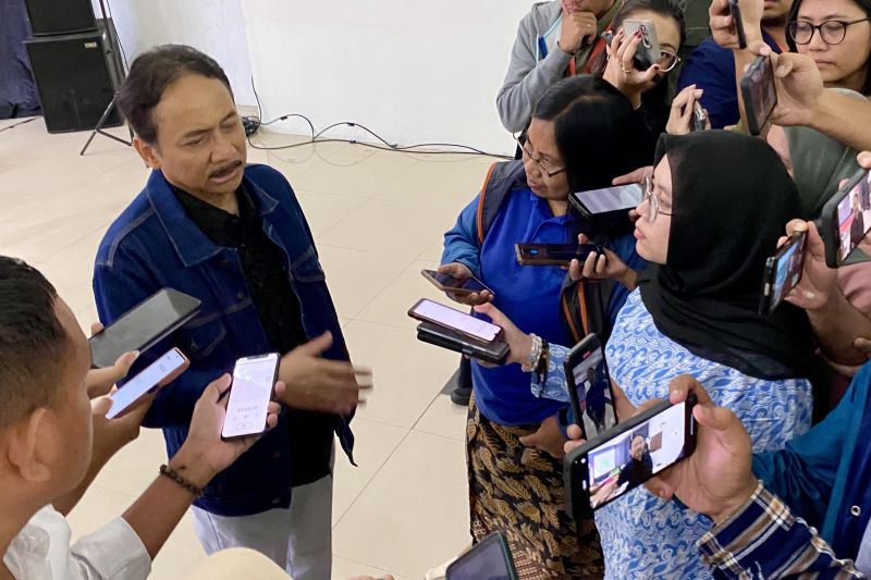Ketua Mahkamah Konstitusi (MK) Suhartoyo menjawab pertanyaan wartawan saat ditemui di Bogor. (SinPo.id/Antara)